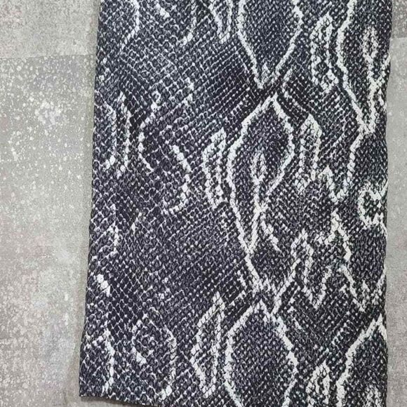 HAUTE HIPPIE Jumpsuit, 100% Silk, Snake Print, Nordstrom, Size Medium - Picture 5 of 7